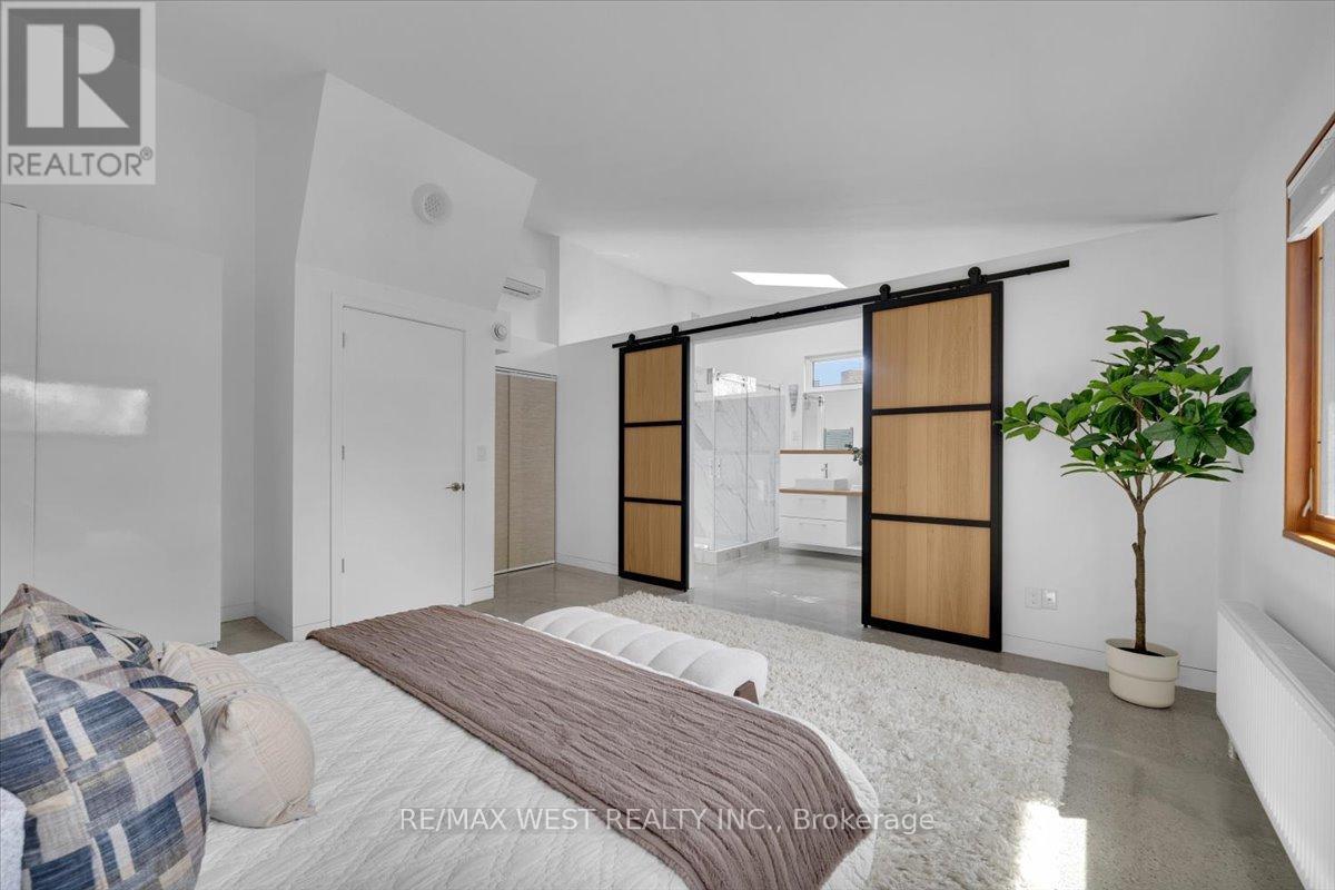 38 Smithfield Drive, Toronto, ON