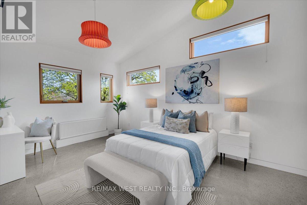 38 Smithfield Drive, Toronto, ON