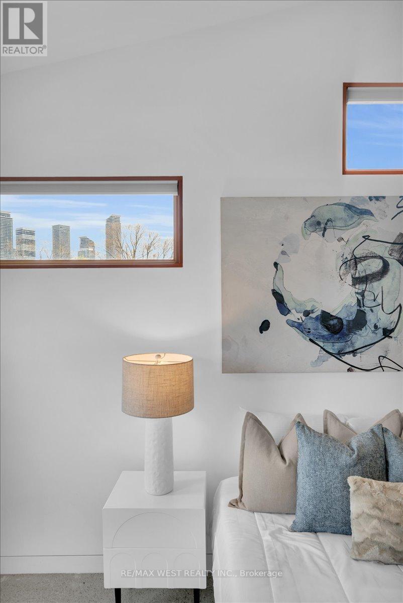 38 Smithfield Drive, Toronto, ON