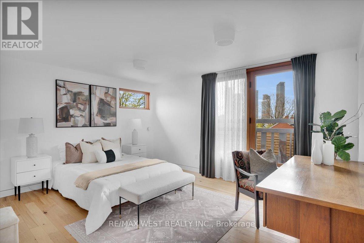 38 Smithfield Drive, Toronto, ON