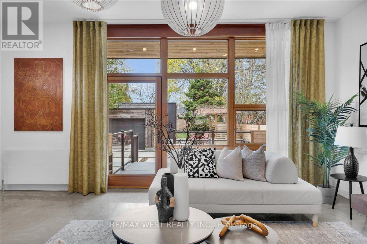 38 Smithfield Drive, Toronto, ON