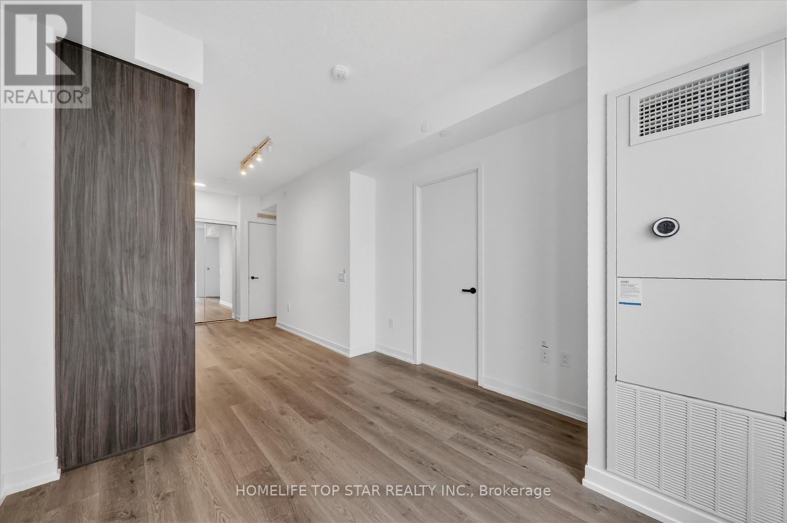 5601 - 8 Interchange Way, Vaughan, ON