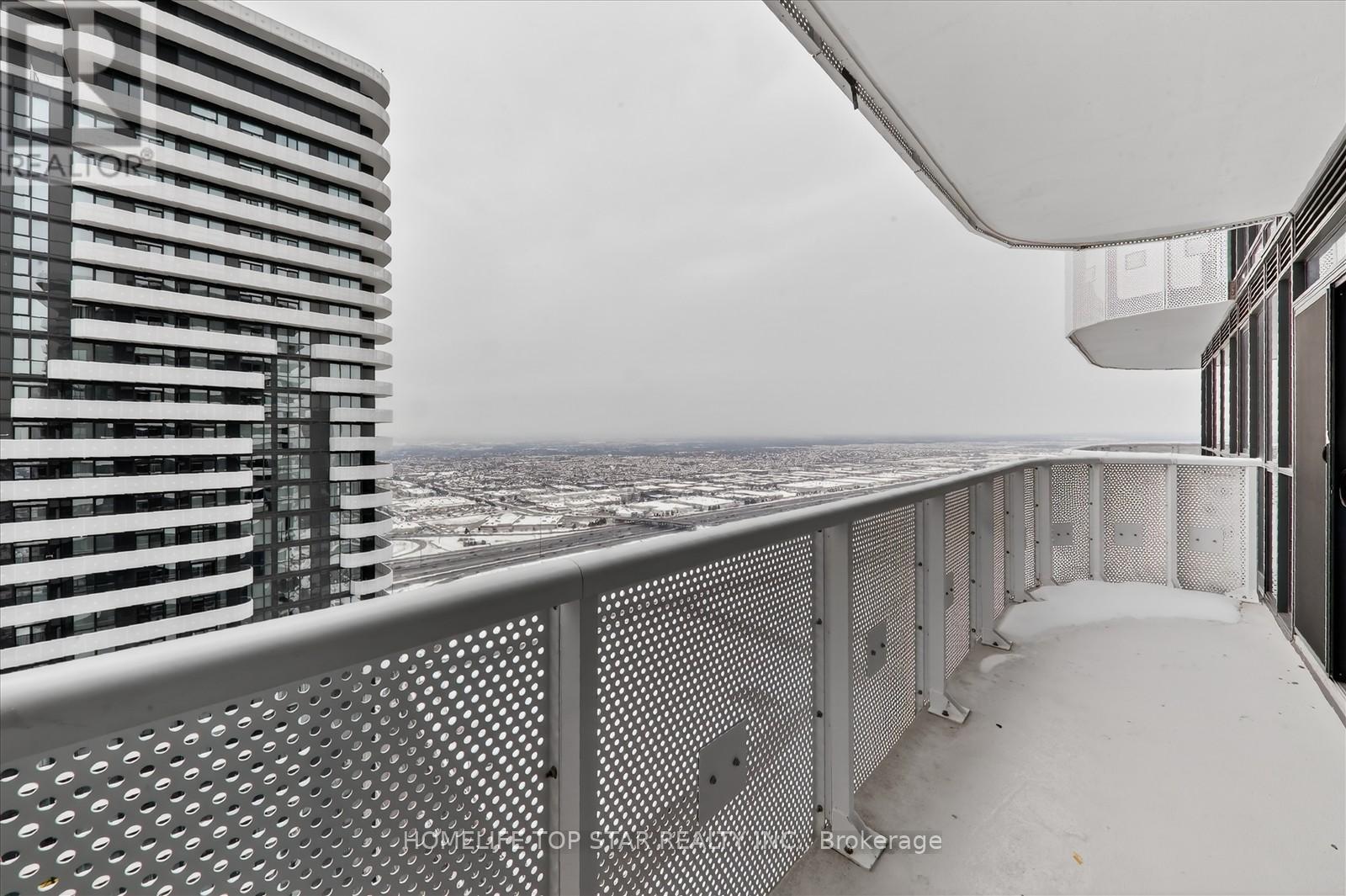 5601 - 8 Interchange Way, Vaughan, ON