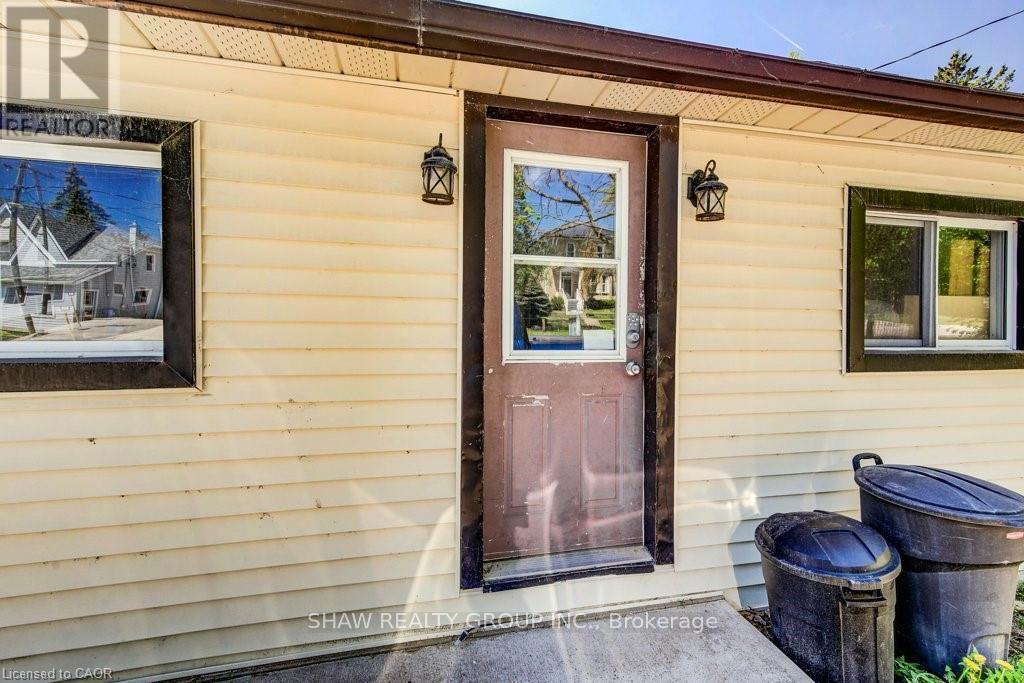 21 Main Street W, Mapleton, ON