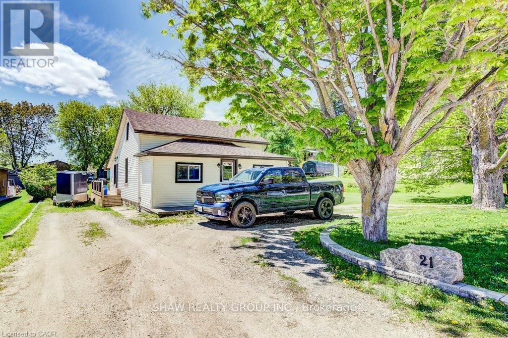 21 Main Street W, Mapleton, ON