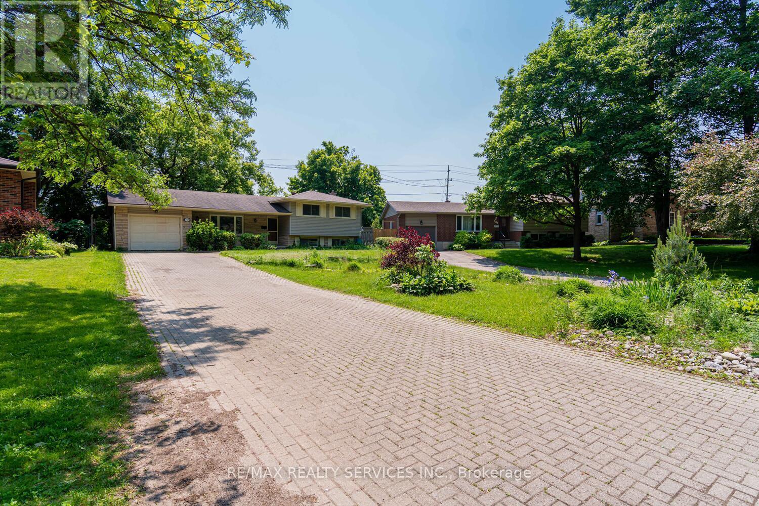 285 Thorncrest Drive, Waterloo, ON