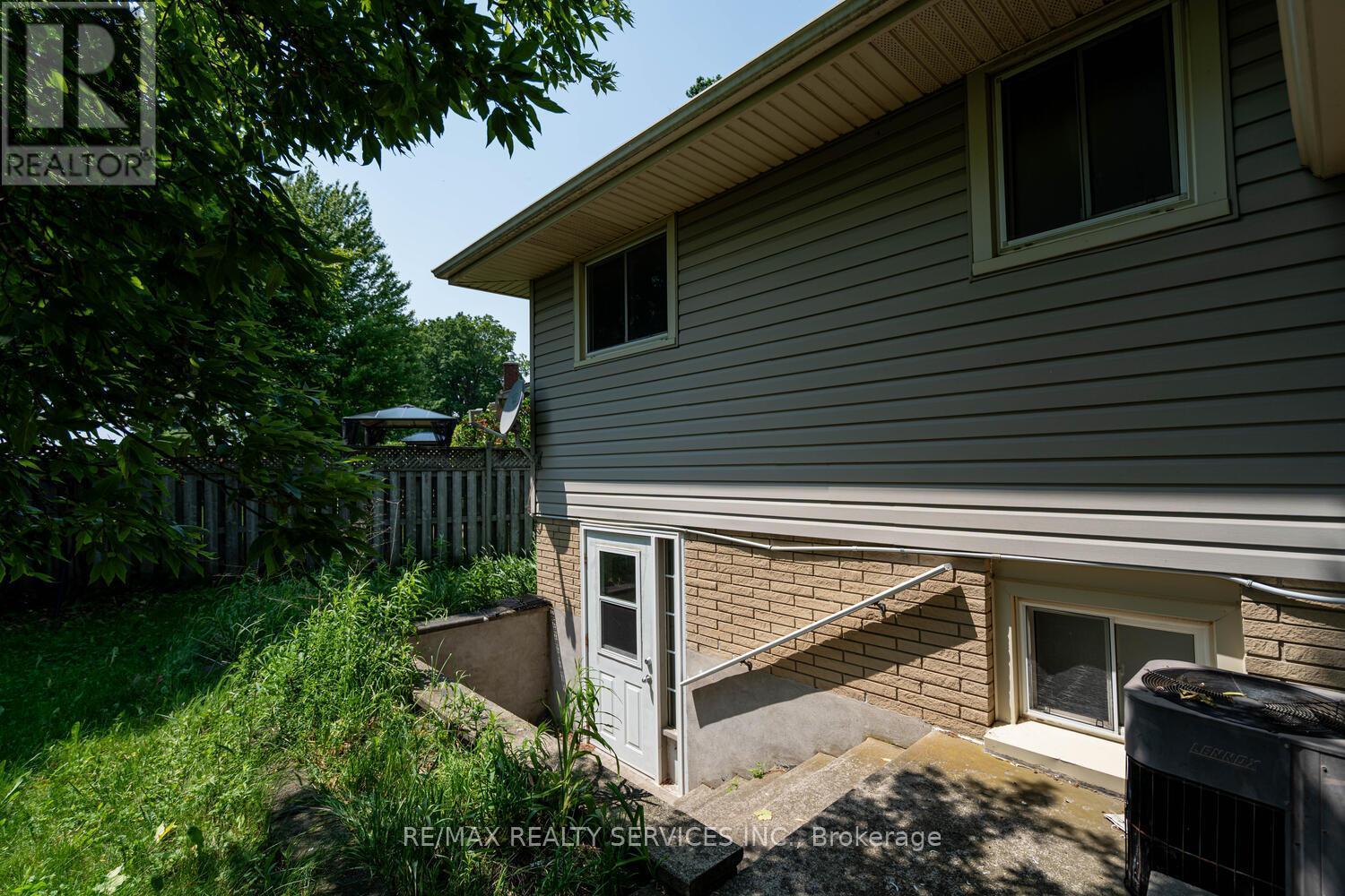 285 Thorncrest Drive, Waterloo, ON