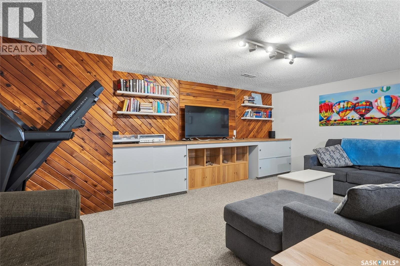 1317 East Centre, Saskatoon, SK
