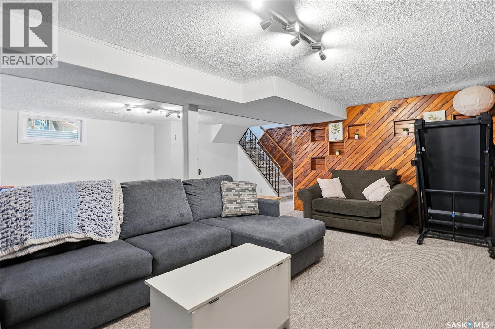 1317 East Centre, Saskatoon, SK