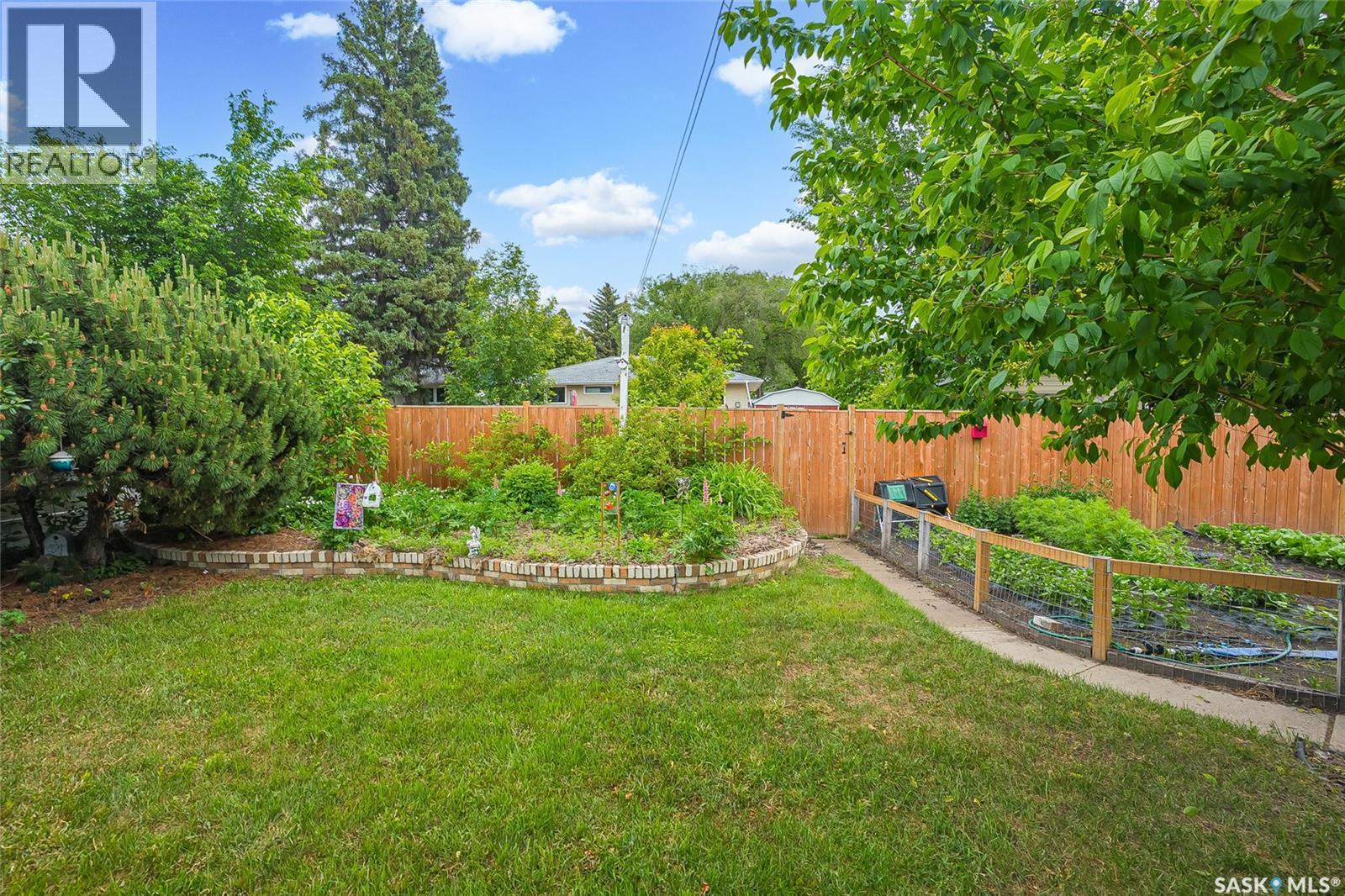 1317 East Centre, Saskatoon, SK