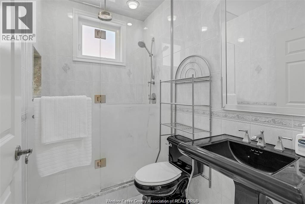 490 Shoreview, Windsor, ON