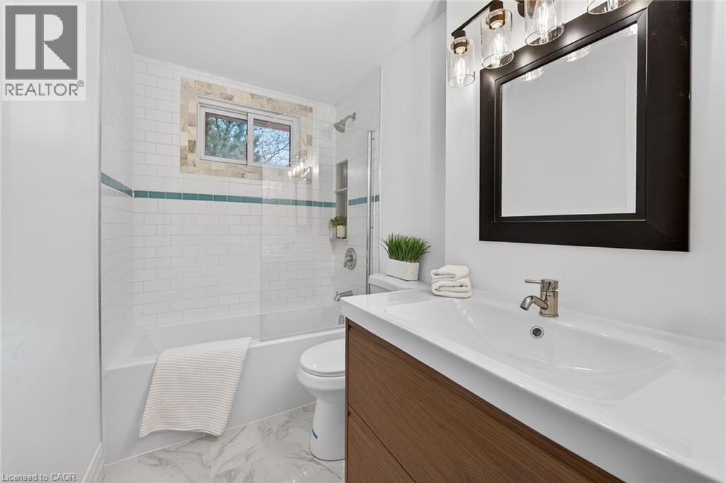 167 Darlington Drive, Hamilton, ON