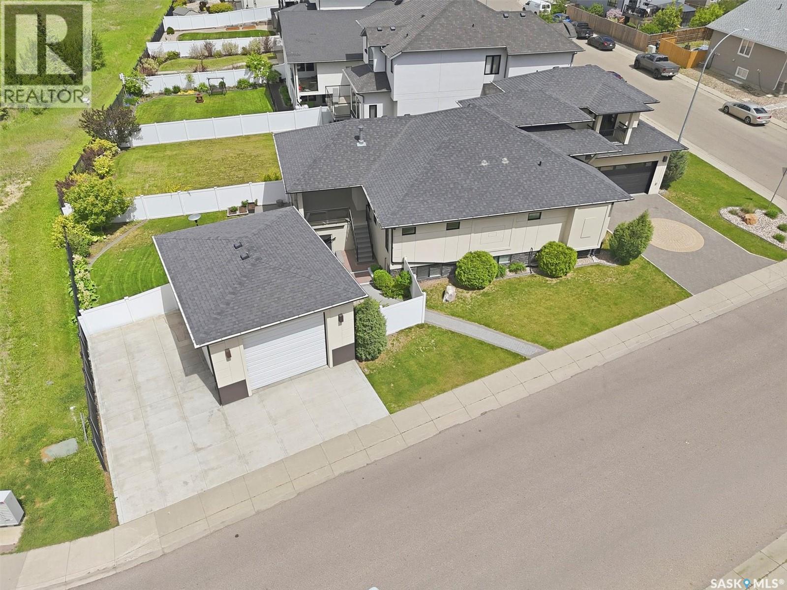 327 Hastings Lane, Saskatoon, SK
