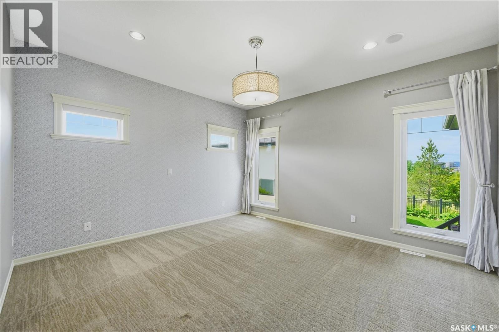 327 Hastings Lane, Saskatoon, SK