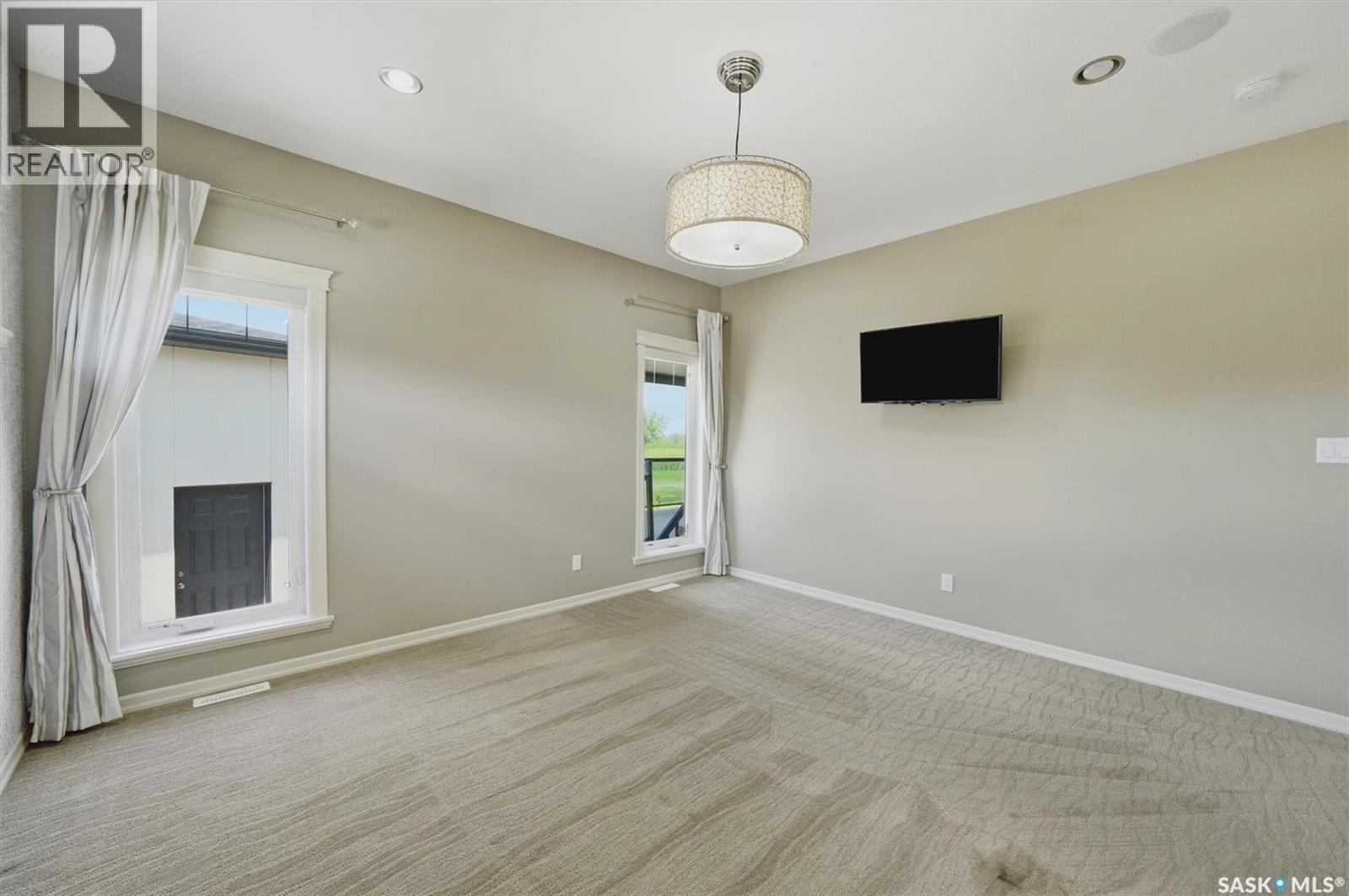 327 Hastings Lane, Saskatoon, SK
