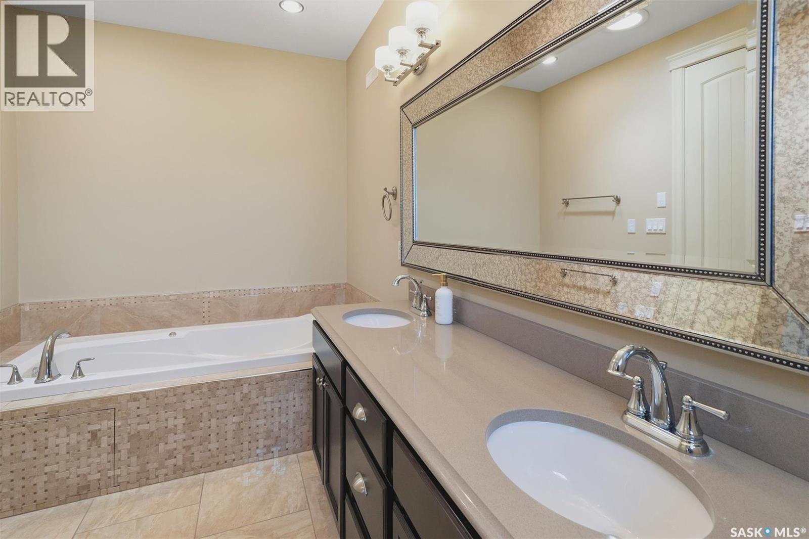 327 Hastings Lane, Saskatoon, SK