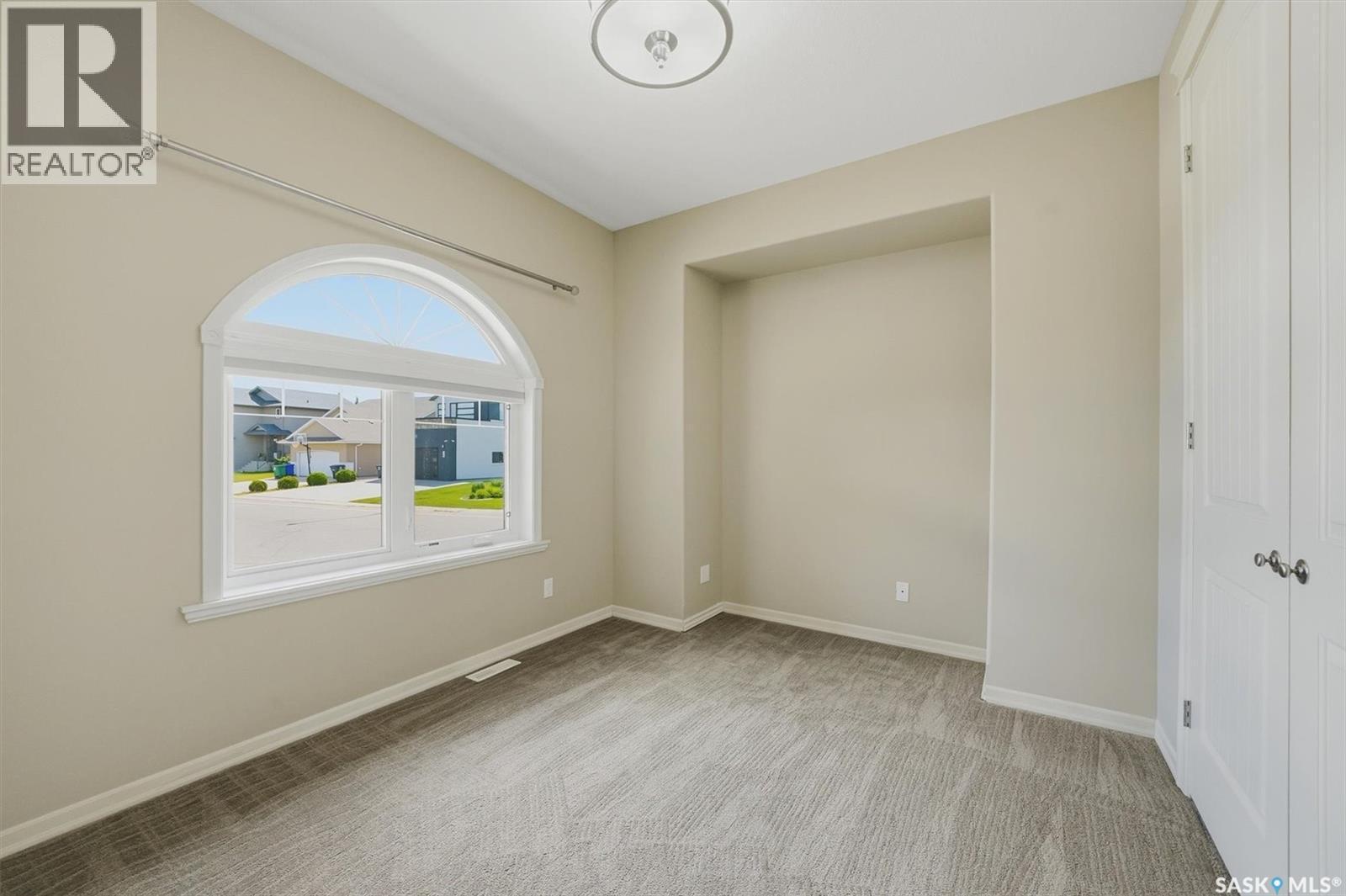 327 Hastings Lane, Saskatoon, SK