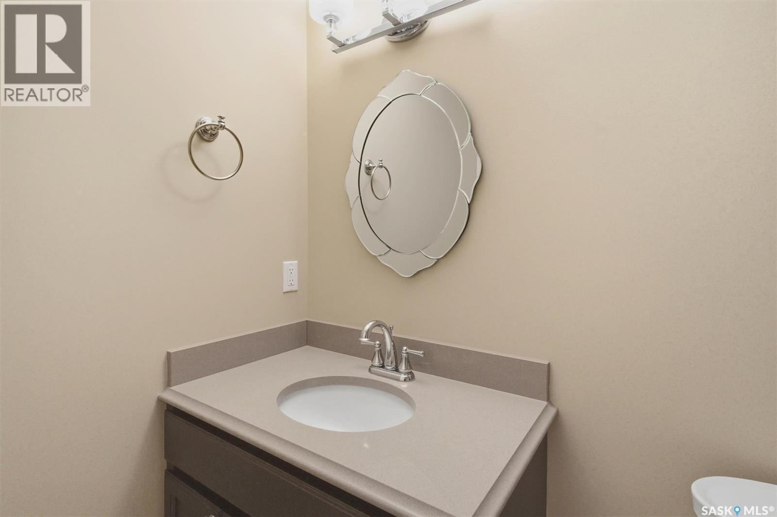 327 Hastings Lane, Saskatoon, SK