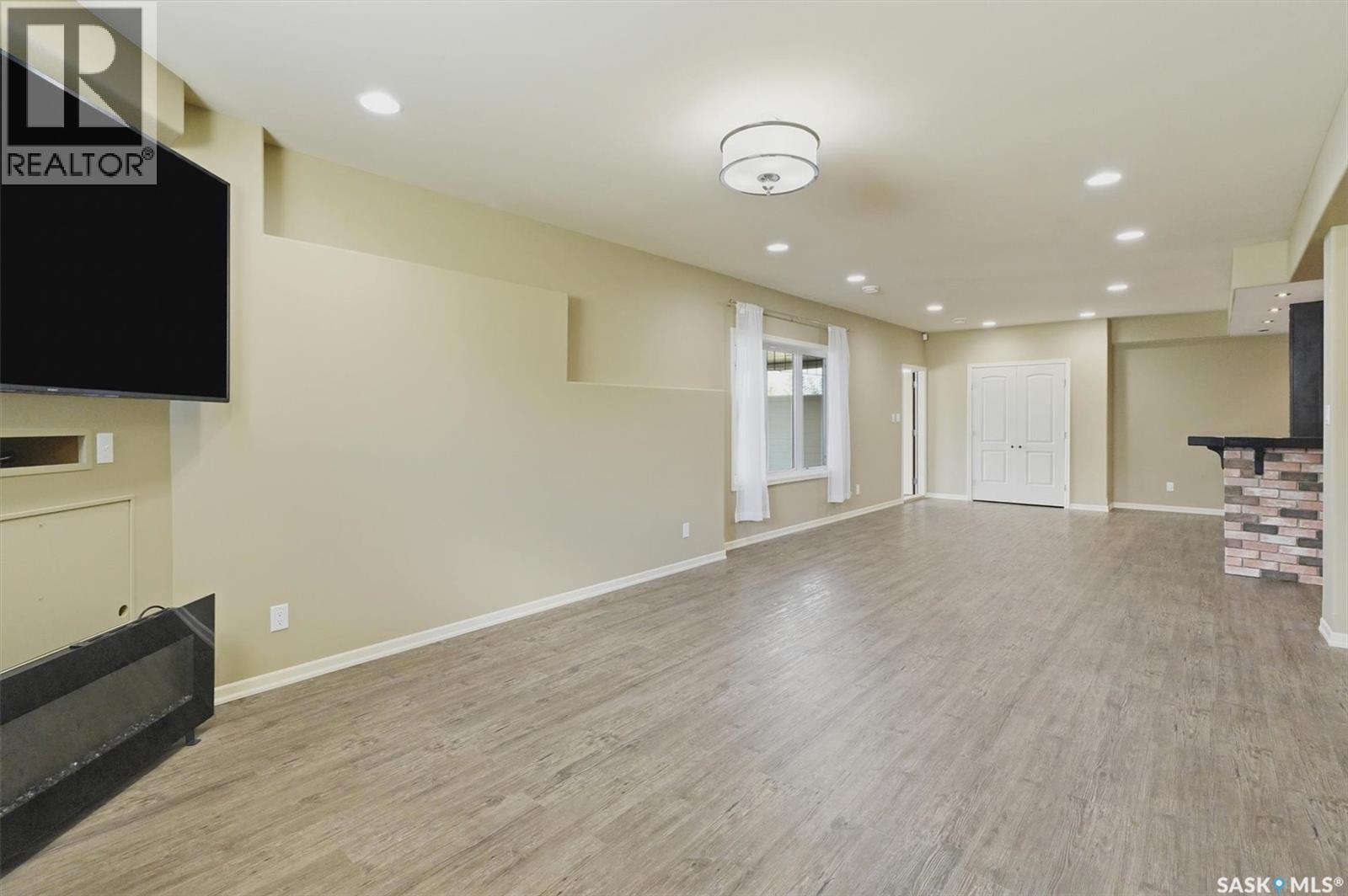 327 Hastings Lane, Saskatoon, SK