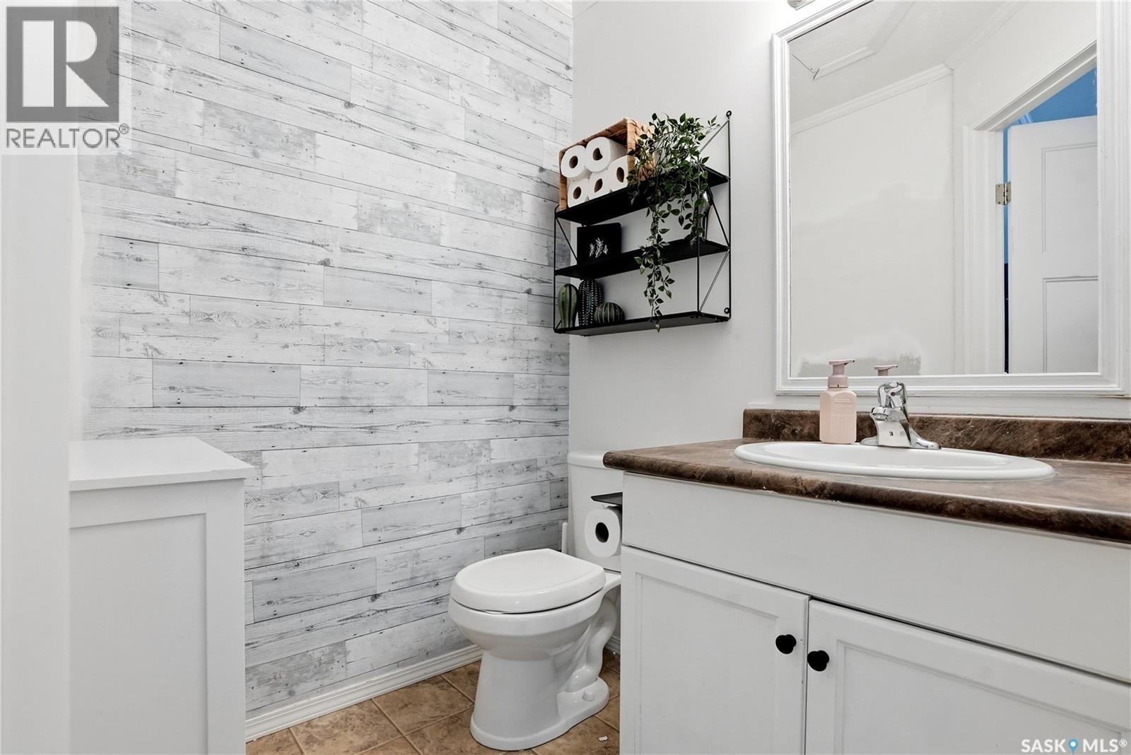 703 715 Hart Road, Saskatoon, SK