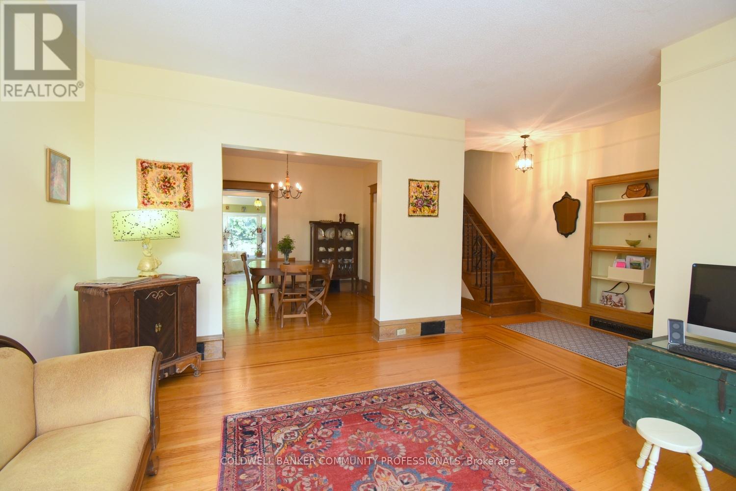 28 St Clair Avenue, Hamilton, ON