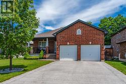 5 SHEPPARD DRIVE Tay (Victoria Harbour), ON L0K 2A0