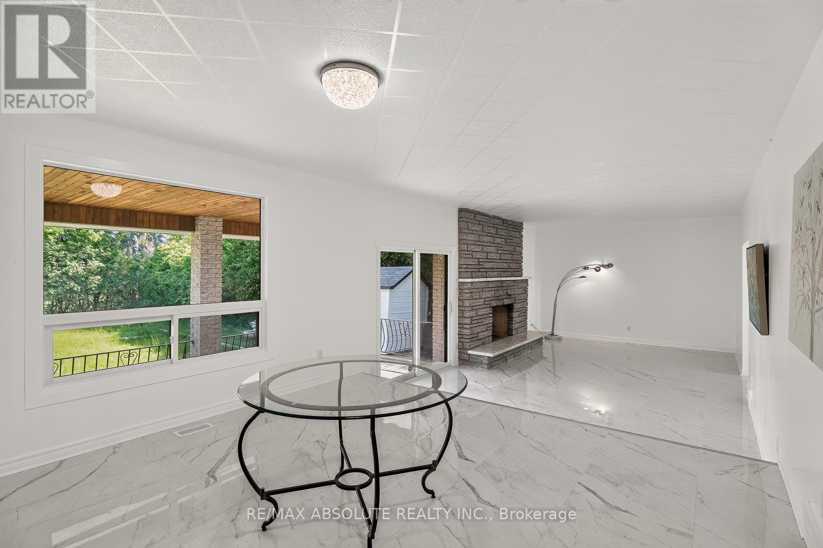 1444 Normandy Crescent, Ottawa, ON - Indoor Photo Showing Other Room