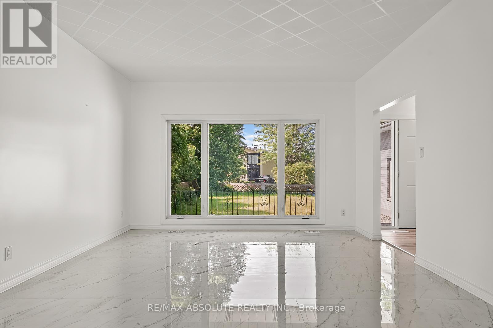 1444 Normandy Crescent, Ottawa, ON - Indoor Photo Showing Other Room