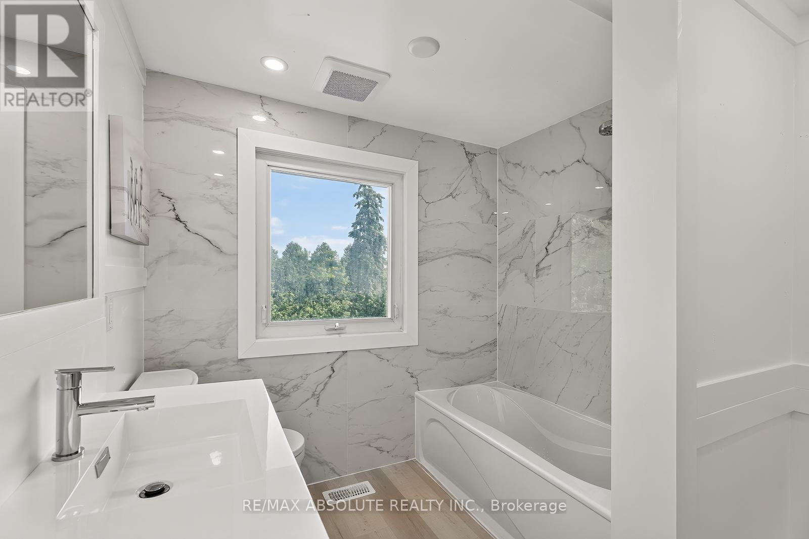 1444 Normandy Crescent, Ottawa, ON - Indoor Photo Showing Bathroom