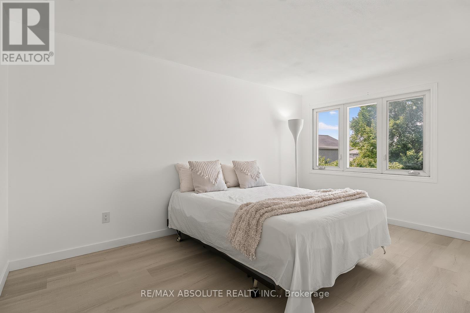1444 Normandy Crescent, Ottawa, ON - Indoor Photo Showing Bedroom
