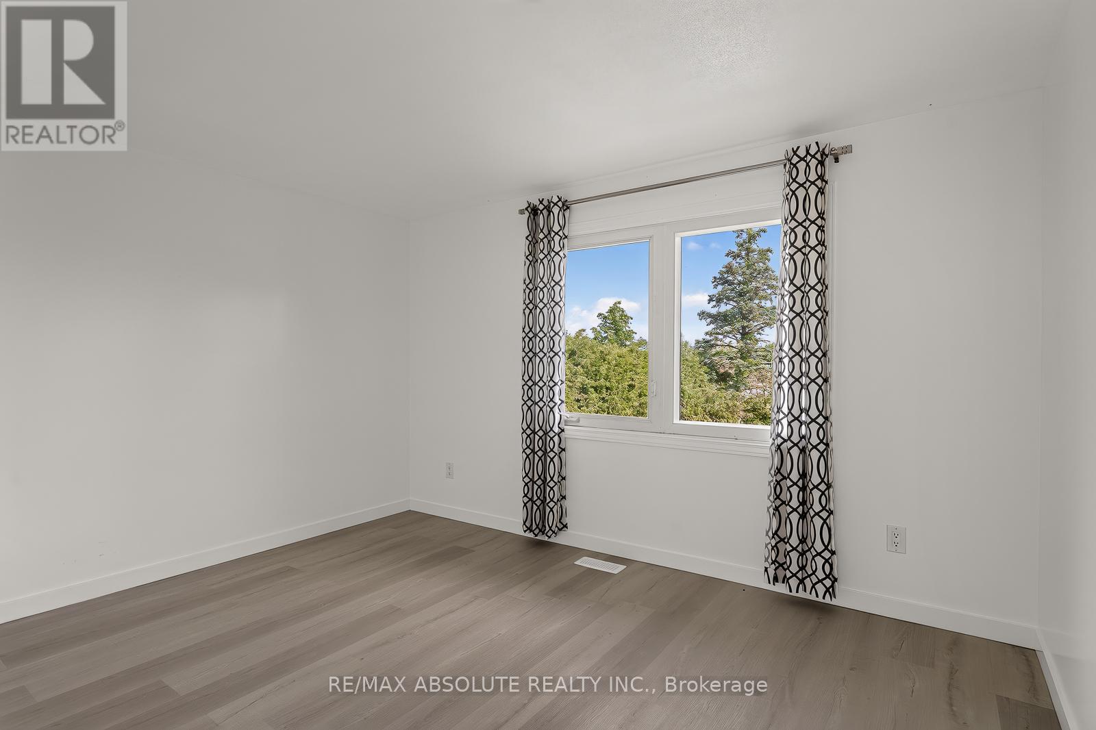 1444 Normandy Crescent, Ottawa, ON - Indoor Photo Showing Other Room