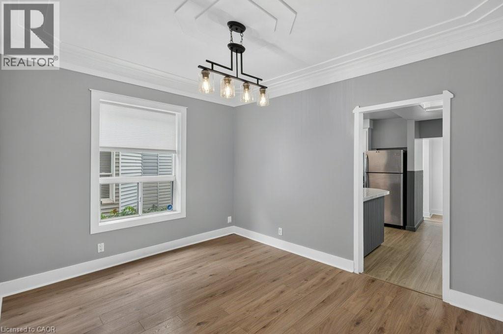 21 East Bend Avenue N, Hamilton, ON
