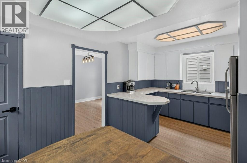 21 East Bend Avenue N, Hamilton, ON