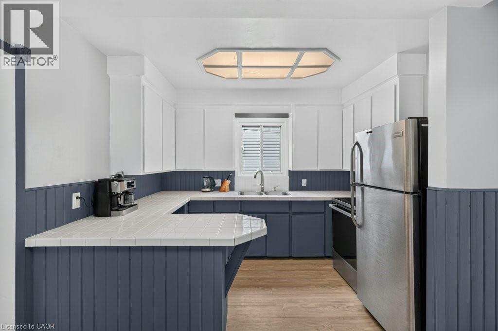 21 East Bend Avenue N, Hamilton, ON