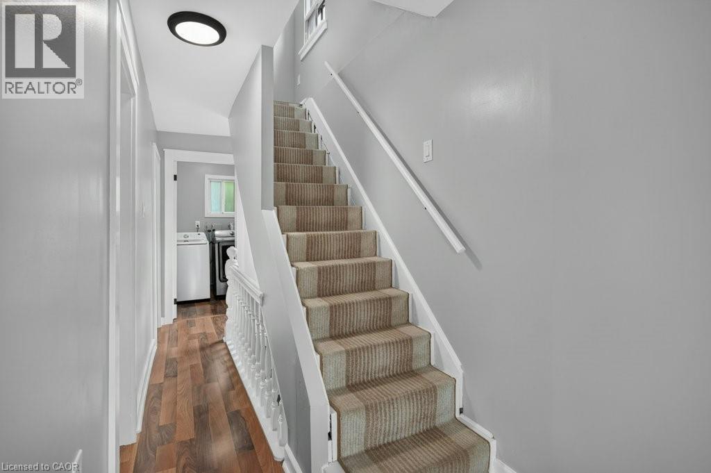 21 East Bend Avenue N, Hamilton, ON
