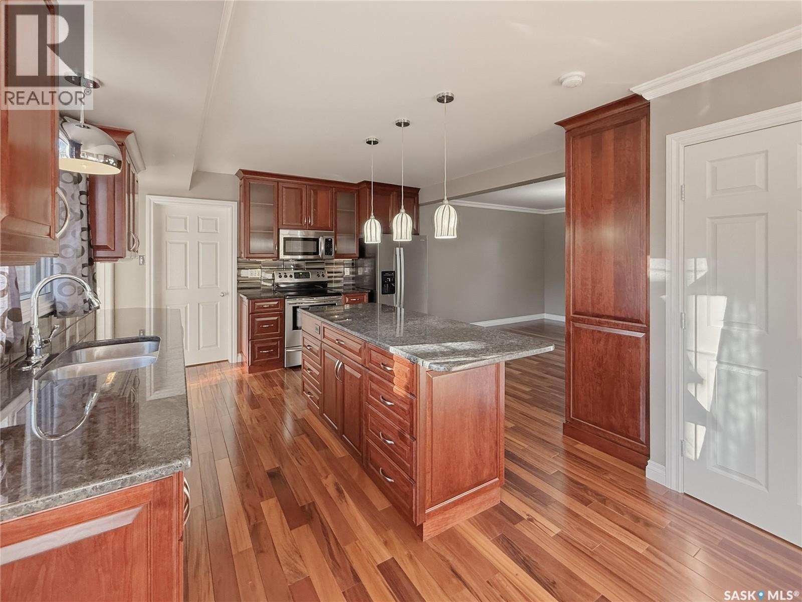 940 9Th Avenue Ne, Swift Current, SK
