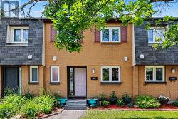 1374 CEDARCROFT CRESCENT Ottawa, ON K1B 5C9