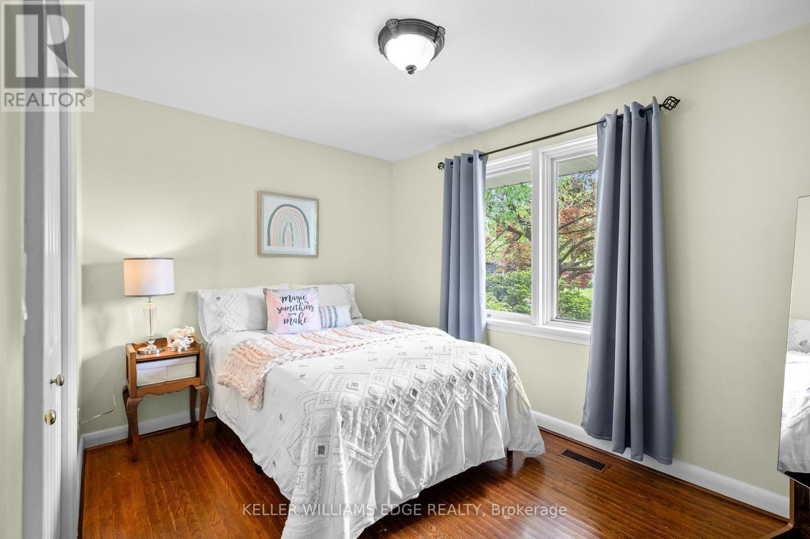 1589 Crediton Parkway, Mississauga, ON