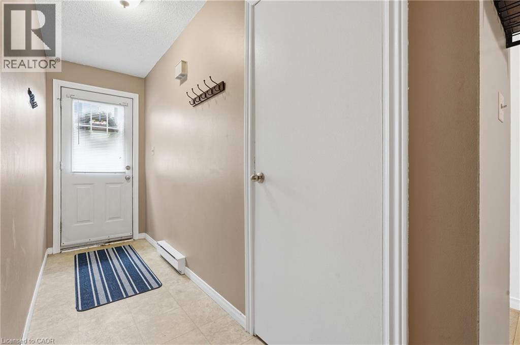 513 Weber Street N Unit# B, Waterloo, ON - Indoor Photo Showing Other Room