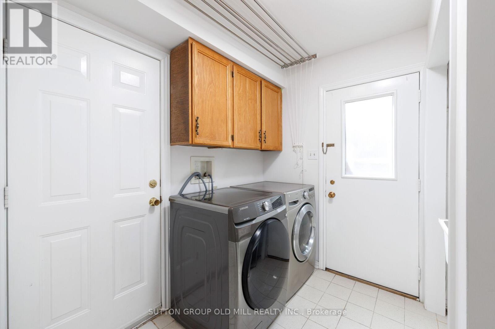 853 Kowal Drive, Mississauga, ON