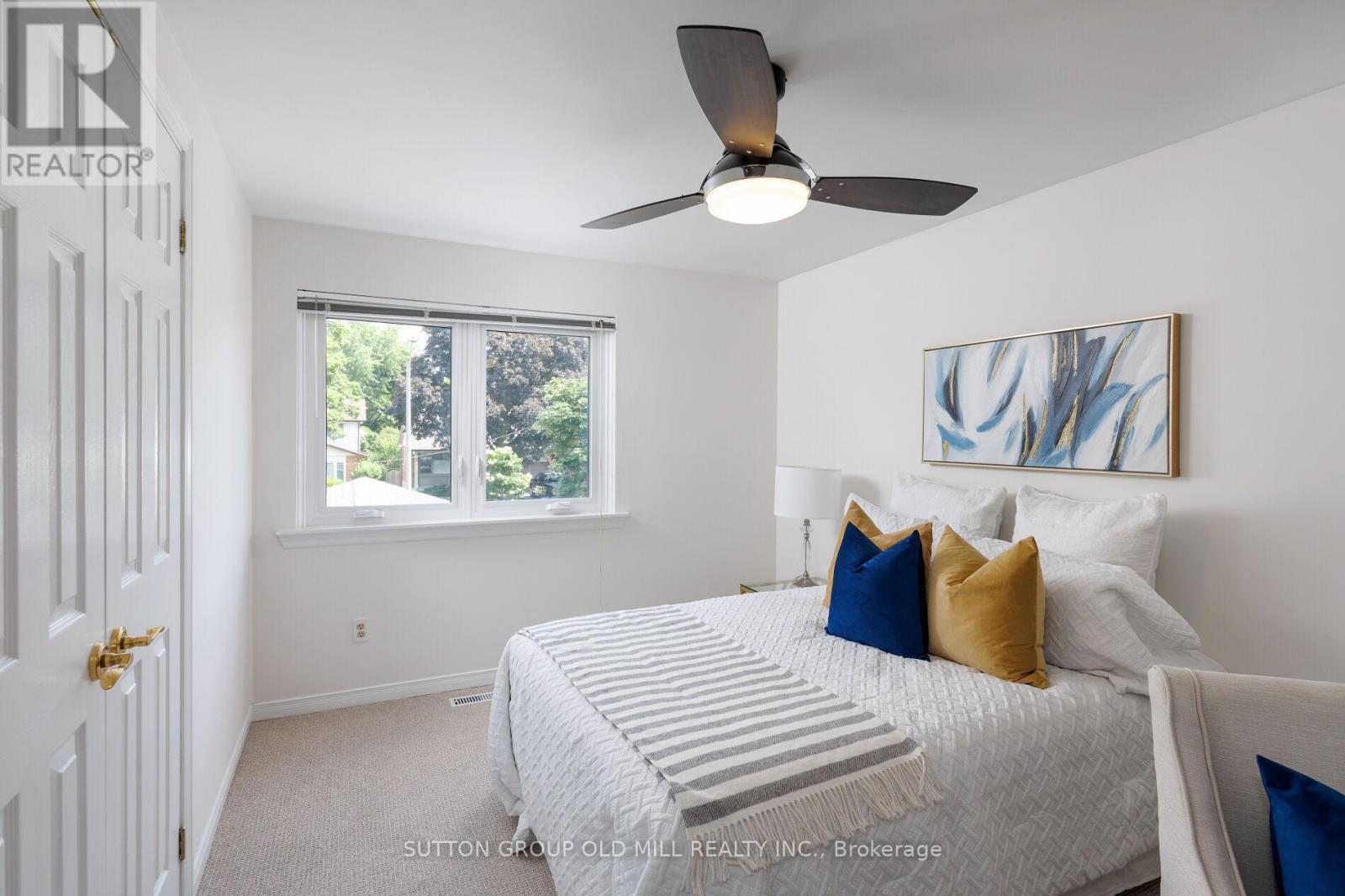 853 Kowal Drive, Mississauga, ON