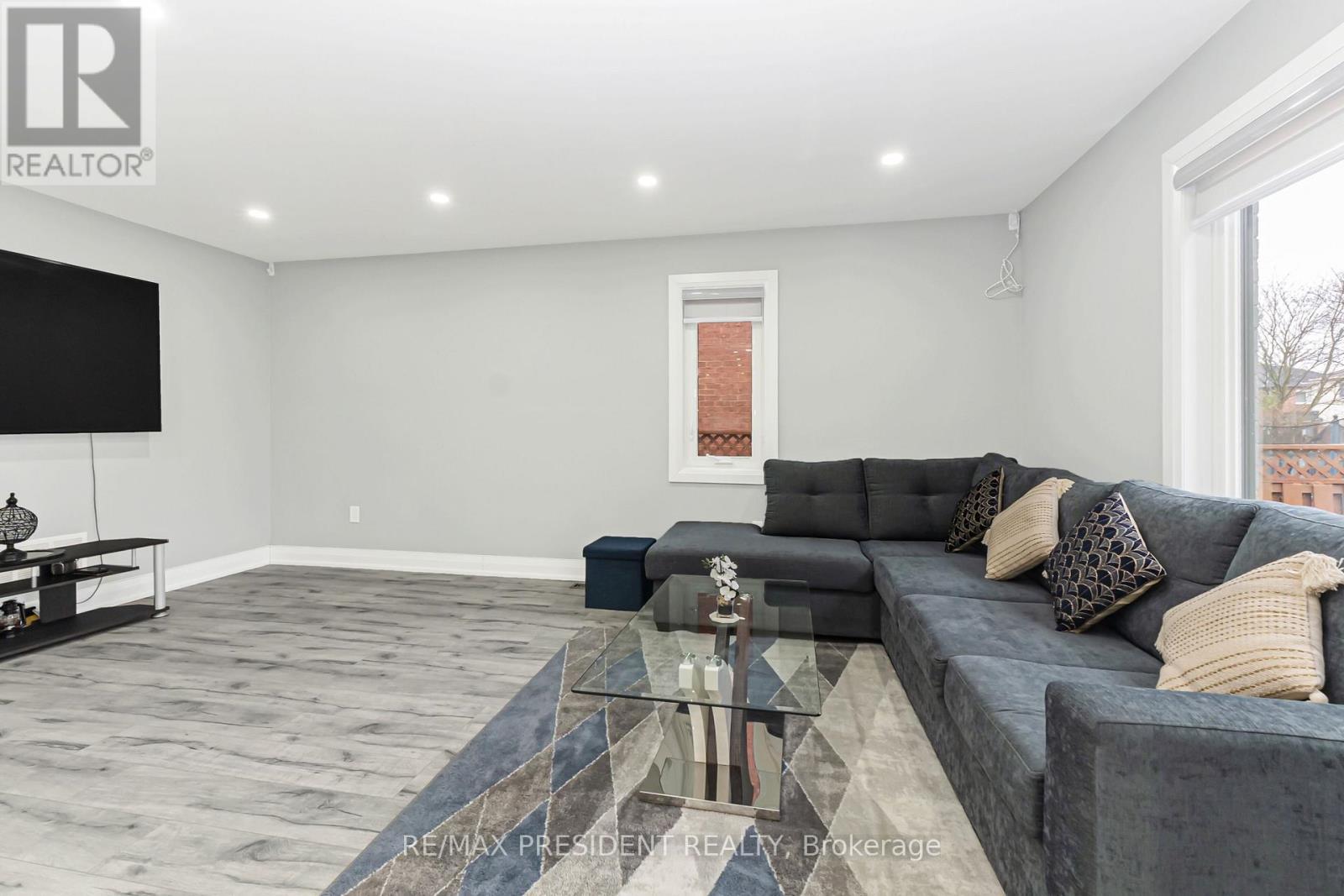 212 Wedgewood Drive, Cambridge, ON