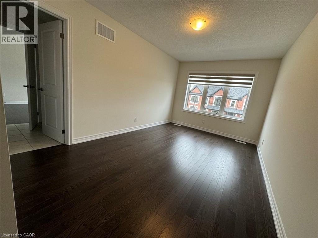 10 Guernsey Drive Unit# Upper, Kitchener, ON