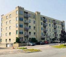 208 253 Pioneer Drive Thunder Bay, ON P7G 1C1