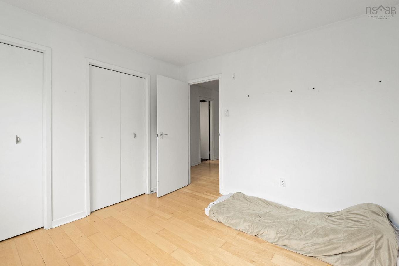 404 990 Mclean Street, Halifax, NS - Indoor