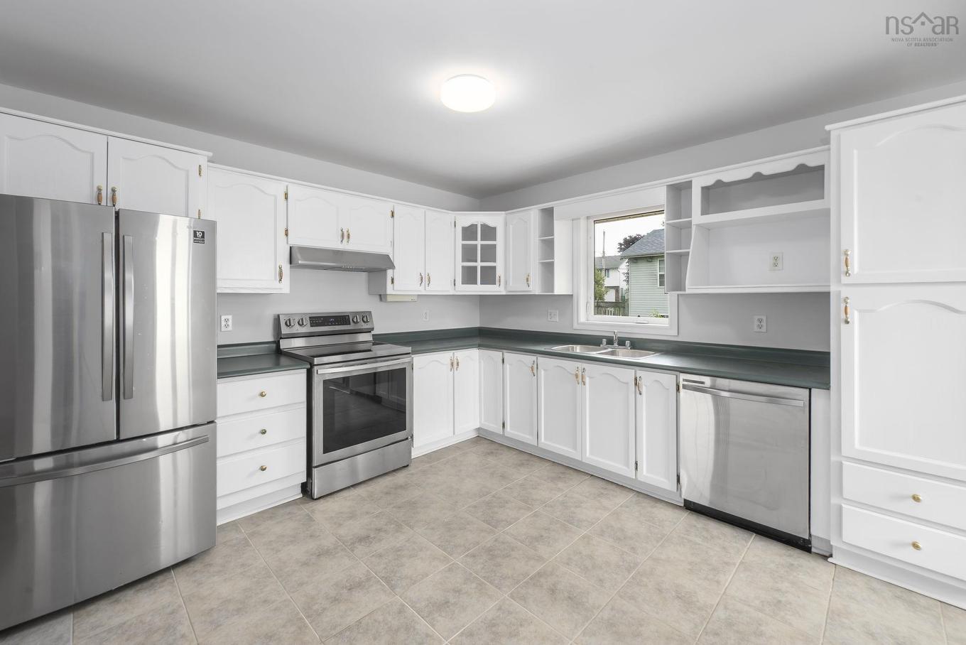 186 Avenue Du Portage, Dartmouth, NS