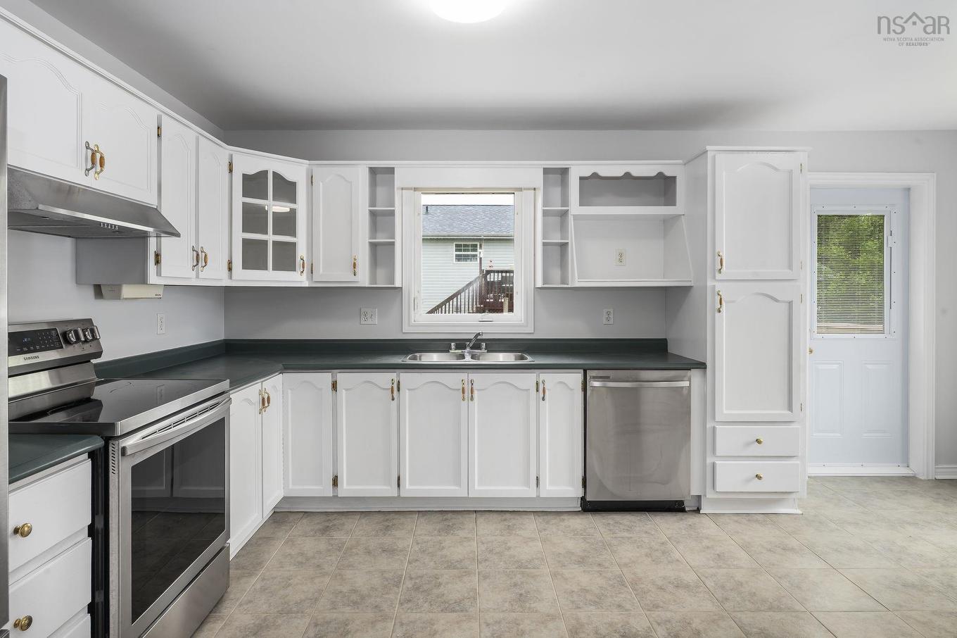 186 Avenue Du Portage, Dartmouth, NS