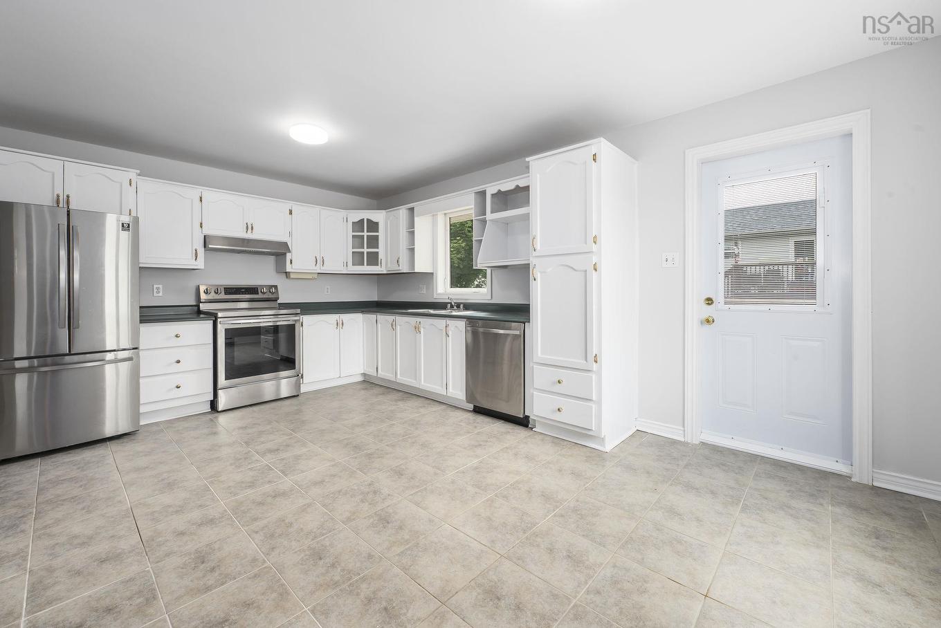 186 Avenue Du Portage, Dartmouth, NS