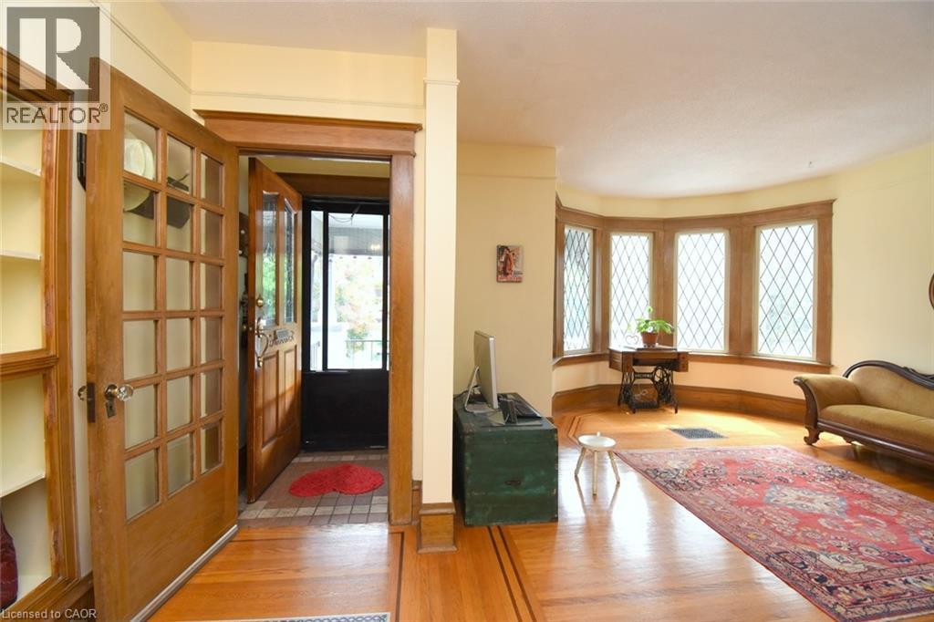28 St Clair Avenue, Hamilton, ON