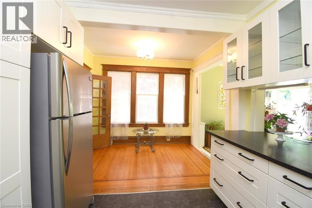 28 St Clair Avenue, Hamilton, ON
